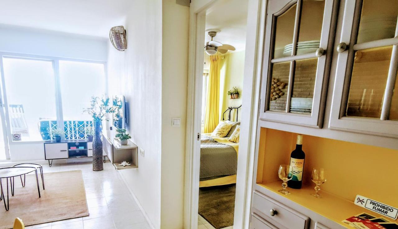 Happy Beachfront Apartment アルテア エクステリア 写真
